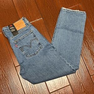 Levis Womens Wedge Straight